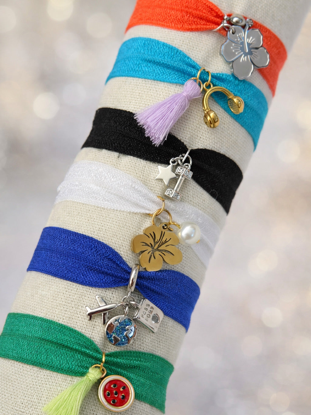 Elásticas con charms